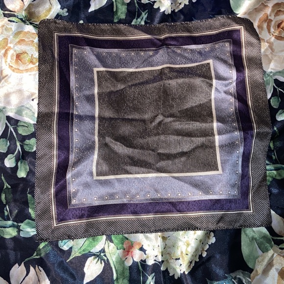 Bundle of four pocket hanky’s - Picture 2 of 7